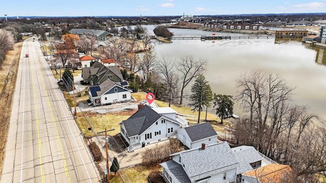 1721 W MAIN STREET, Little Chute, WI 54140