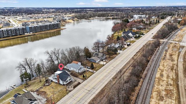 1721 W MAIN STREET, Little Chute, WI 54140