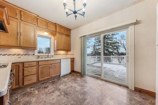 1721 W MAIN STREET, Little Chute, WI 54140