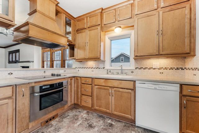 1721 W MAIN STREET, Little Chute, WI 54140