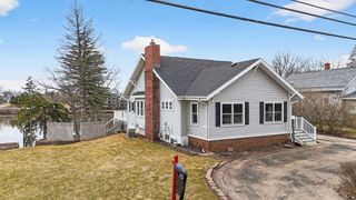 1721 W MAIN STREET, Little Chute, WI 54140