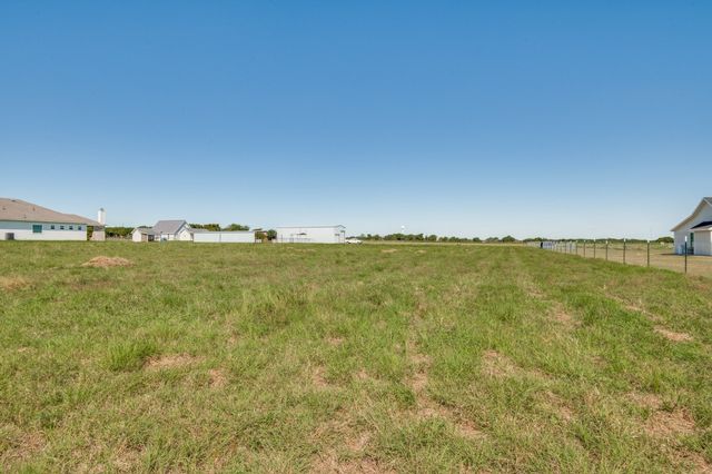 325 E Pecan Tree Road, Waxahachie, TX 75165