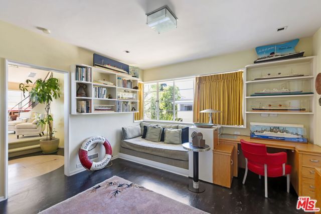 3814 Amesbury Road, Los Angeles, CA 90027