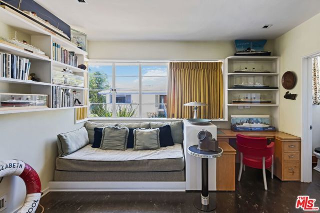 3814 Amesbury Road, Los Angeles, CA 90027