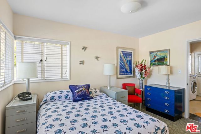 3814 Amesbury Road, Los Angeles, CA 90027