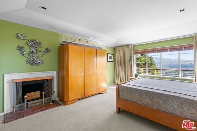 3814 Amesbury Road, Los Angeles, CA 90027