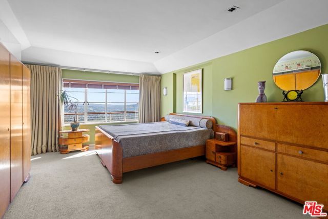 3814 Amesbury Road, Los Angeles, CA 90027