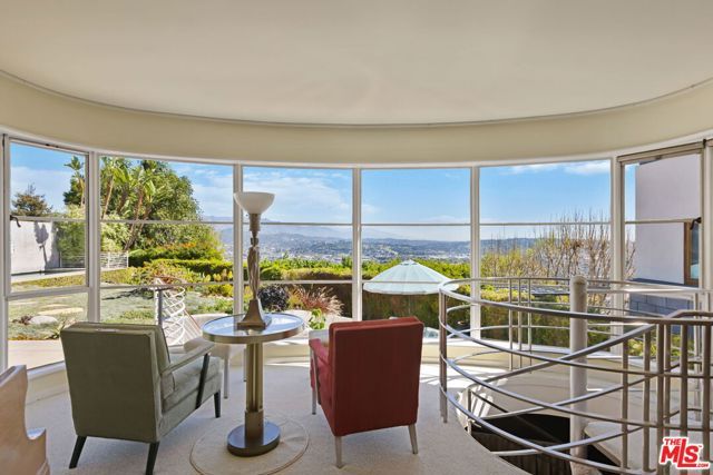 3814 Amesbury Road, Los Angeles, CA 90027