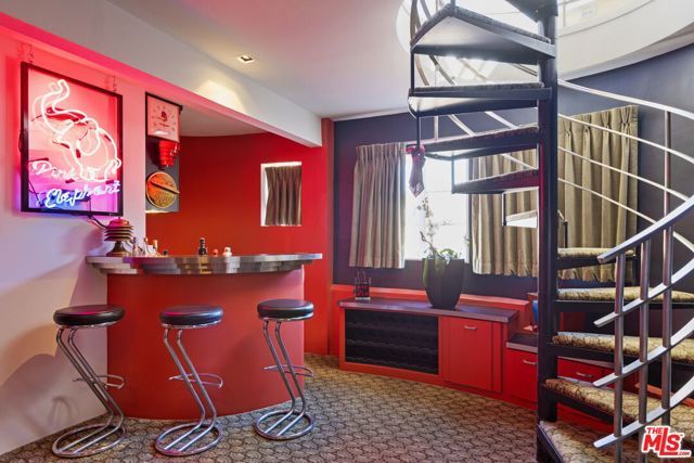 3814 Amesbury Road, Los Angeles, CA 90027