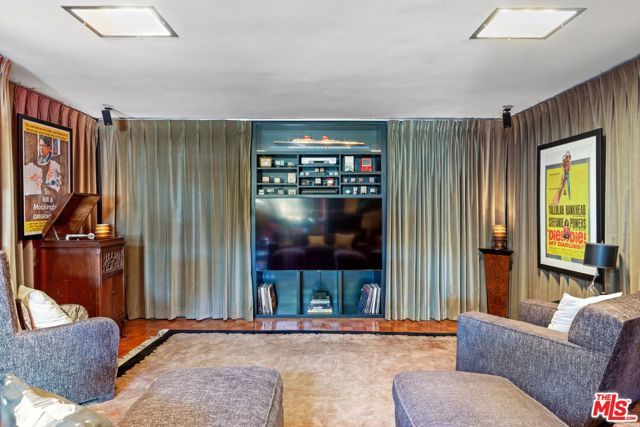 3814 Amesbury Road, Los Angeles, CA 90027