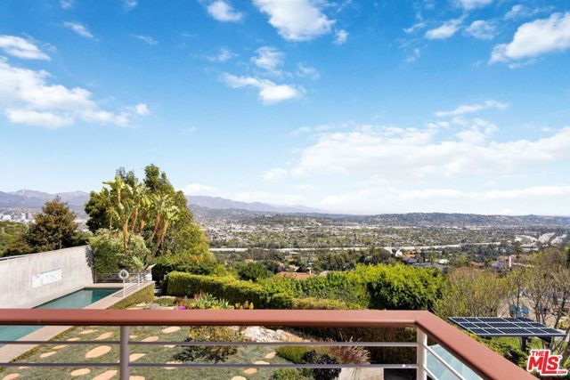 3814 Amesbury Road, Los Angeles, CA 90027