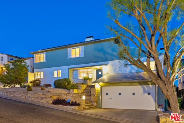 3814 Amesbury Road, Los Angeles, CA 90027