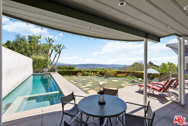 3814 Amesbury Road, Los Angeles, CA 90027