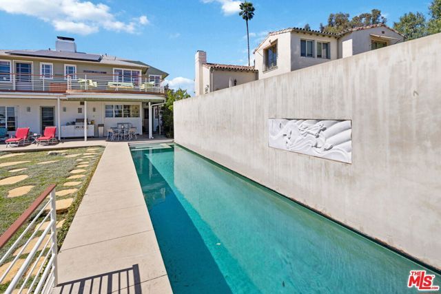 3814 Amesbury Road, Los Angeles, CA 90027