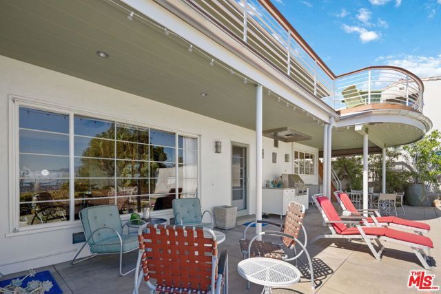 3814 Amesbury Road, Los Angeles, CA 90027