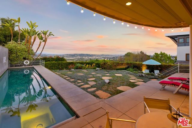 3814 Amesbury Road, Los Angeles, CA 90027