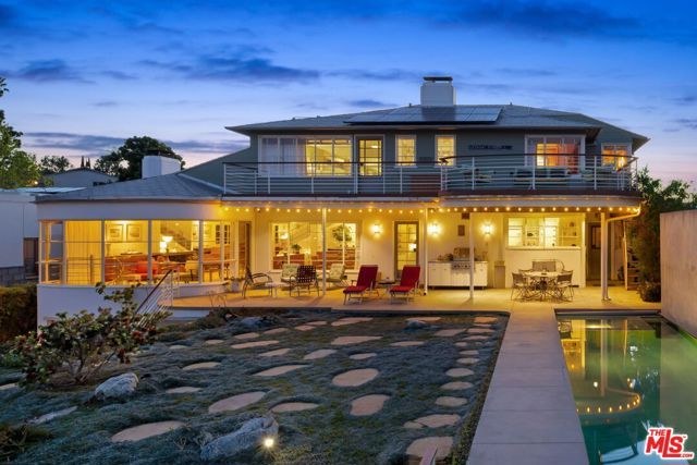 3814 Amesbury Road, Los Angeles, CA 90027