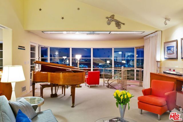 3814 Amesbury Road, Los Angeles, CA 90027