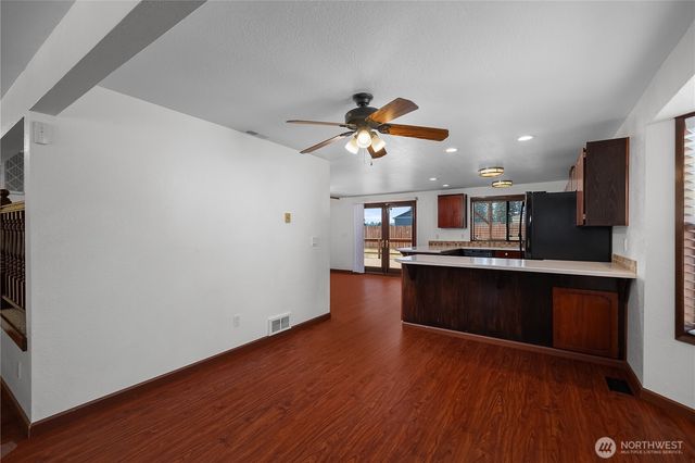 22616 82nd Avenue E, Graham, WA 98338