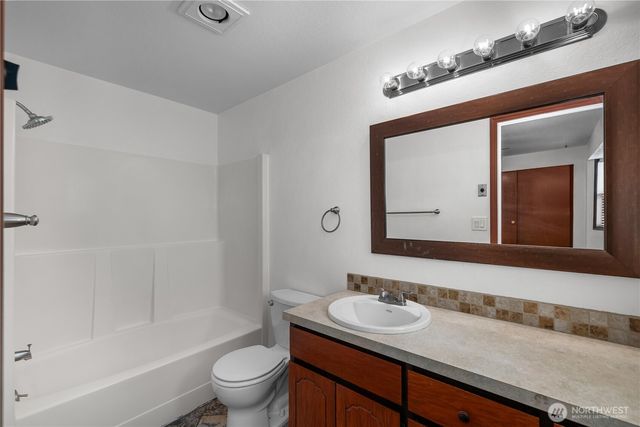 22616 82nd Avenue E, Graham, WA 98338
