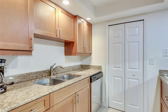 3000 N Ocean Drive 10B, Riviera Beach, FL 33404