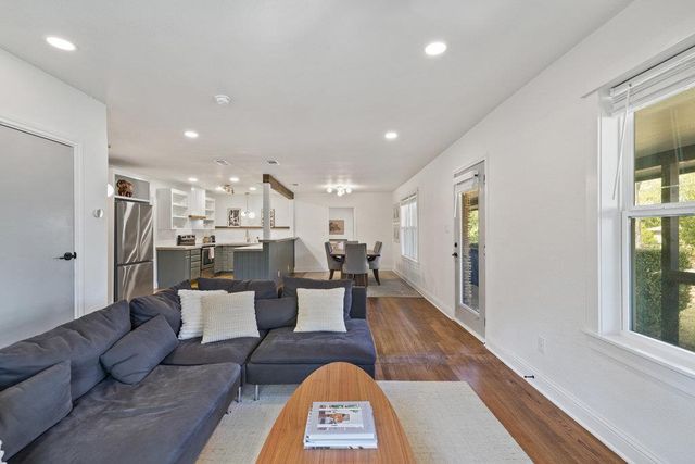 7511 Old Bee Caves RD 2, Austin, TX 78735
