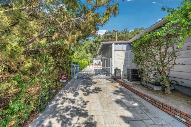 827 Hampton Road, Arcadia, CA 91006