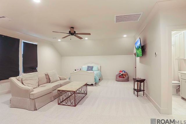 8339 Billiu St, Saint George, LA 70817