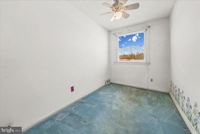 2038 KENT RD, Folcroft, PA 19032