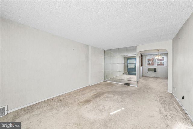 2038 KENT RD, Folcroft, PA 19032