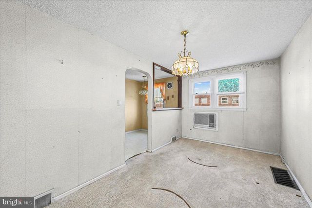 2038 KENT RD, Folcroft, PA 19032