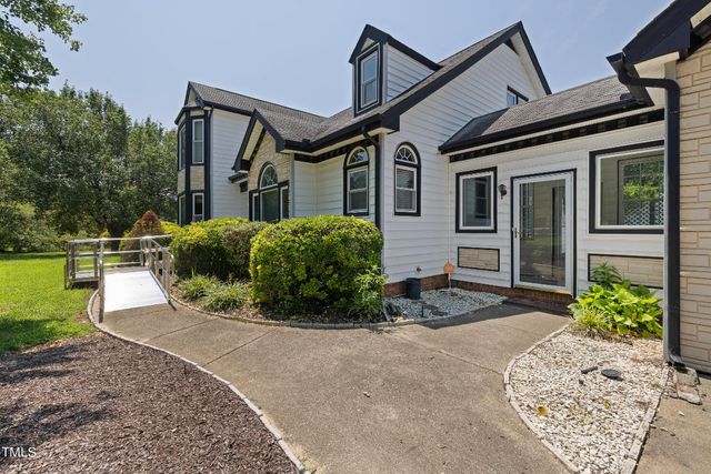 2517 Oakes Plantation Drive, Raleigh, NC 27610