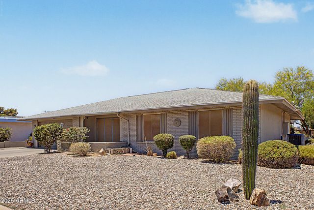 14044 N Lakeforest Drive, Sun City, AZ 85351