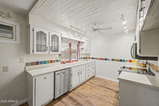 14044 N Lakeforest Drive, Sun City, AZ 85351
