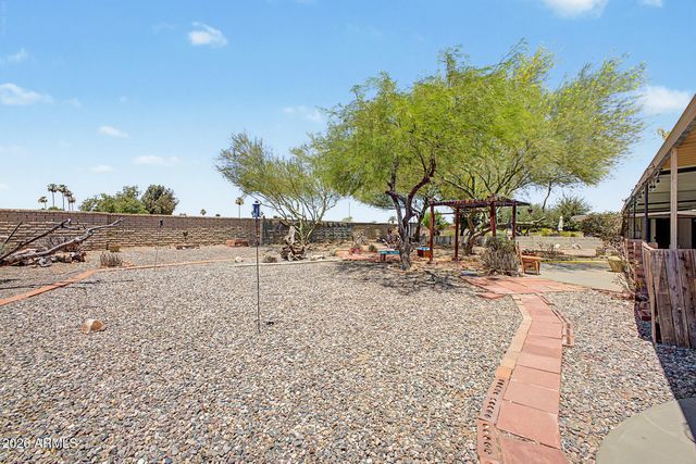 14044 N Lakeforest Drive, Sun City, AZ 85351
