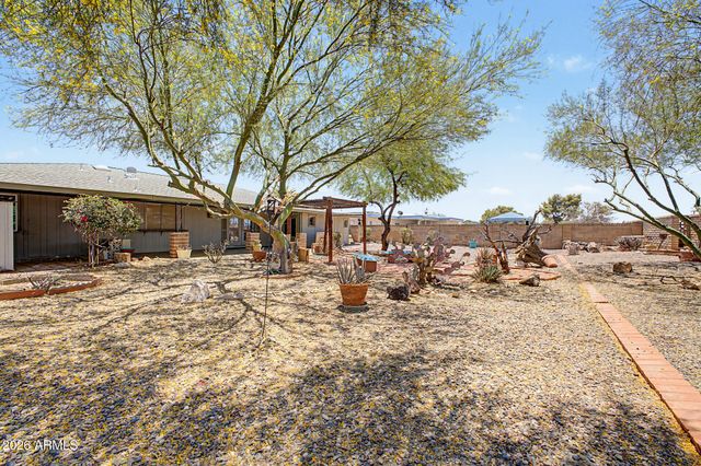14044 N Lakeforest Drive, Sun City, AZ 85351
