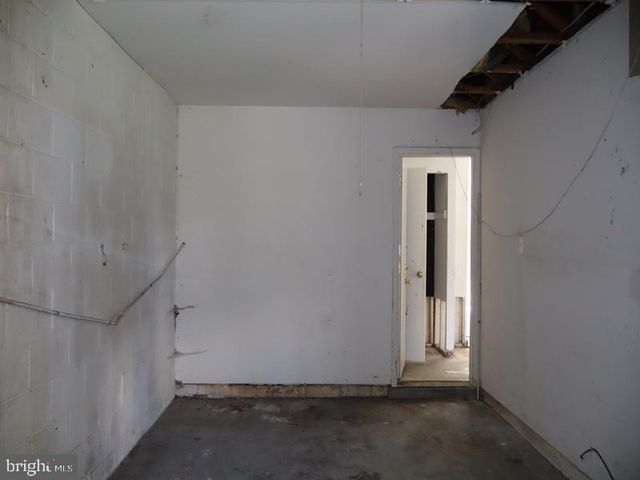 8434 BRUNSWICK PL, Philadelphia, PA 19153