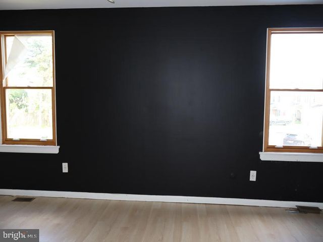 8434 BRUNSWICK PL, Philadelphia, PA 19153