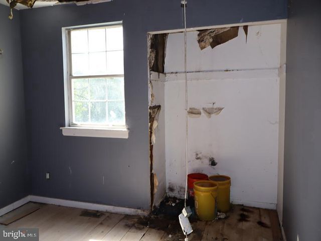 8434 BRUNSWICK PL, Philadelphia, PA 19153