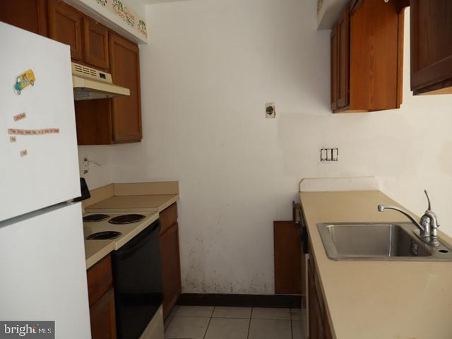 8434 BRUNSWICK PL, Philadelphia, PA 19153