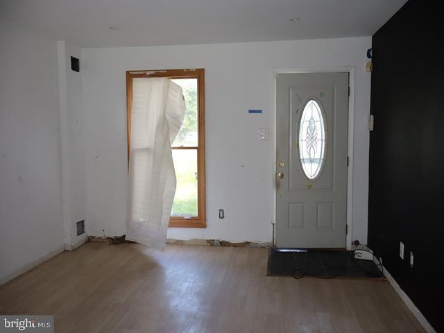8434 BRUNSWICK PL, Philadelphia, PA 19153
