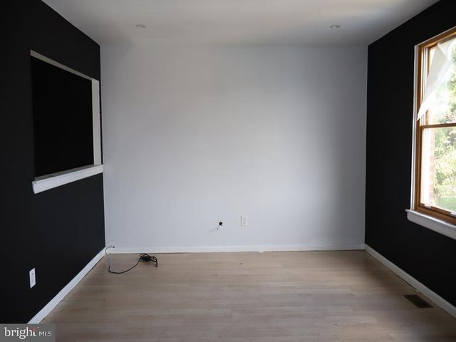 8434 BRUNSWICK PL, Philadelphia, PA 19153