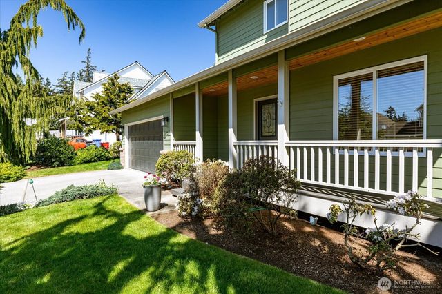 726 SW Puffin Street, Oak Harbor, WA 98277