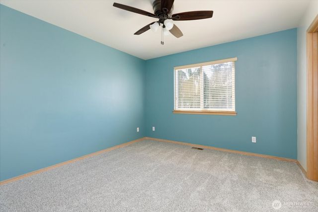726 SW Puffin Street, Oak Harbor, WA 98277