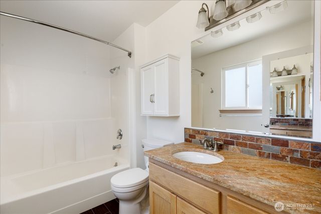 726 SW Puffin Street, Oak Harbor, WA 98277