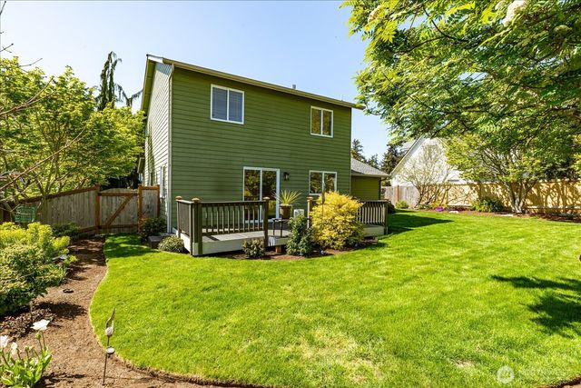 726 SW Puffin Street, Oak Harbor, WA 98277