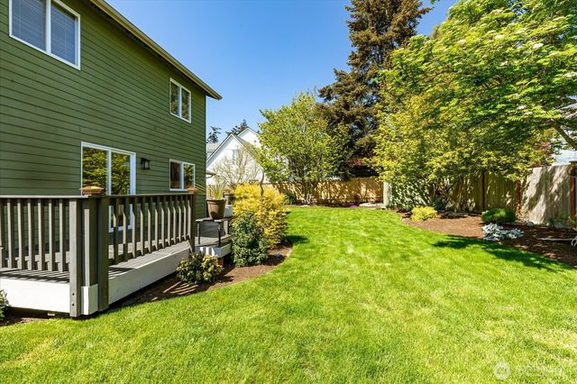 726 SW Puffin Street, Oak Harbor, WA 98277