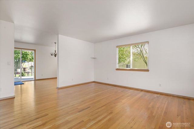 726 SW Puffin Street, Oak Harbor, WA 98277