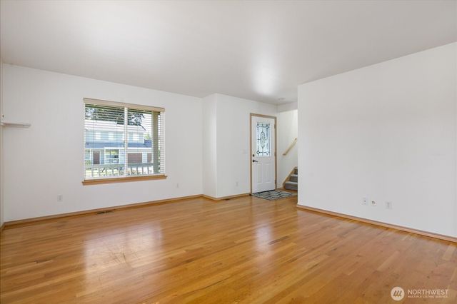 726 SW Puffin Street, Oak Harbor, WA 98277