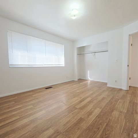 8408 S FOXBRIDGE CIR, Midvale, UT 84047